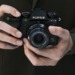 Ecco la nuova Fujifilm X-T5, modernissima nel solco della tradizione