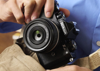 La Nikon Z fc si tinge di nero: annunciata in edizione speciale