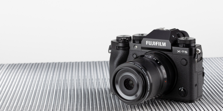 Fujifilm X-T5 mirrorless APS-C la recensione