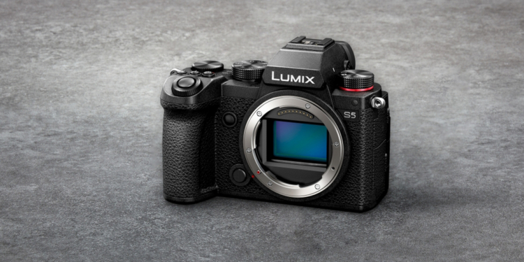 Panasonic Lumix S5 II Mirrorless full frame camera sensor