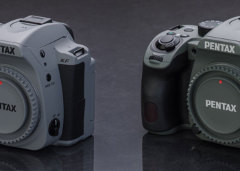 Pentax KF verde oliva e pietra reflex APS-C