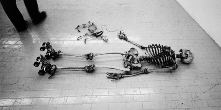 "Gino De Dominicis, il tempo, lo sbaglio, lo spazio. Fine dell’alchimia", L’Attico, garage via Beccaria, Roma 1970 © GINO DE DOMINICIS, by SIAE 2023 Courtesy Archivio Gino de Dominicis - Fondazione Tomassoni © Archivio Claudio Abate