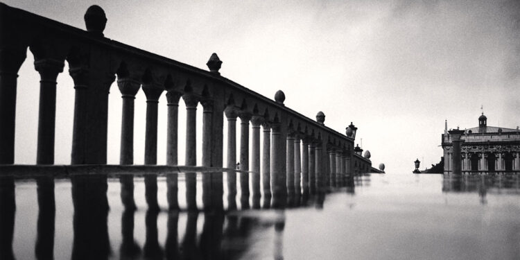 © Michael Kenna, Acqua Alta Reflection, Venezia, Italia, 1987