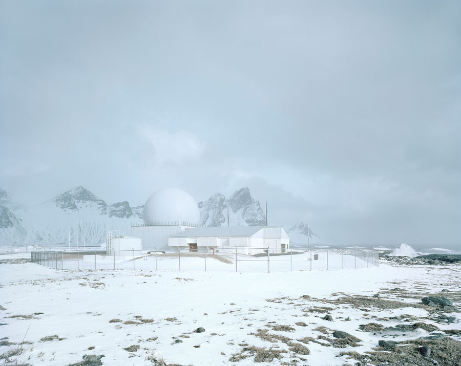 Mostra fotografica © Gregor Sailer, Stokksnesi Radar Site I, 2021. The Polar Silk Road