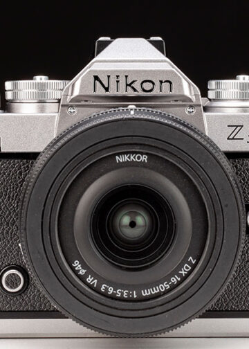 Nikon Z Fc vista frontale
