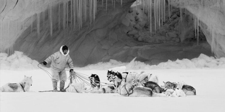 Mostra fotografica di Ragnar Axelsson, Mikide Kristiansen, Thule,Greenland, 1999