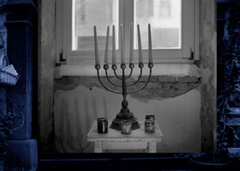 mostra fotografia © Massimiliano Camellini. A ribbon and a prayer