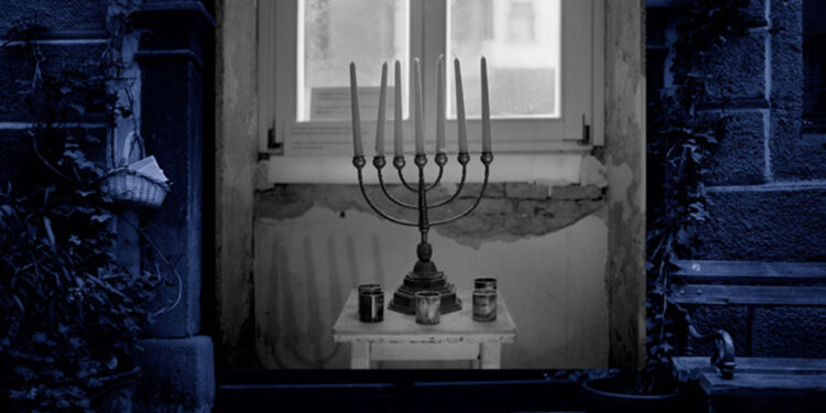 mostra fotografia © Massimiliano Camellini. A ribbon and a prayer