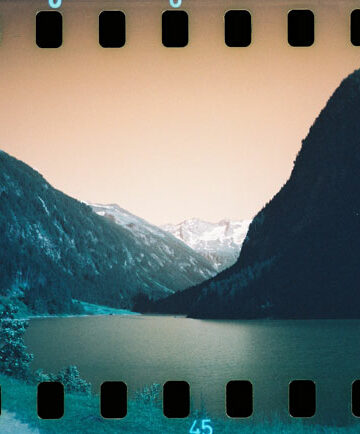 Concorso fotografico Lomography e Perimetro © Sally Matthias sprocket rocket turquoise 135 film