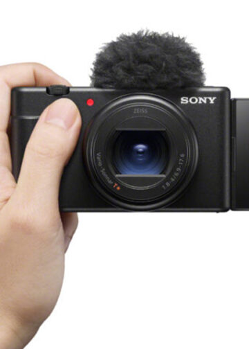 Sony ZV-1 II in mano