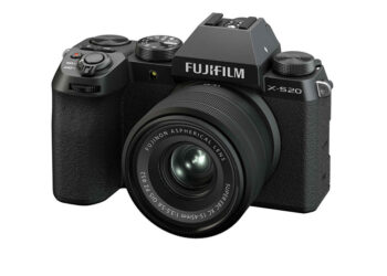Fujifilm XS20 apertura tre quarti con ottica