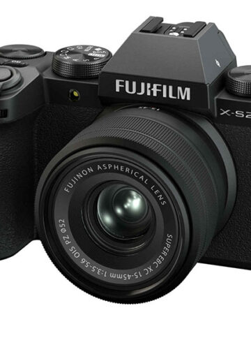 Fujifilm XS20 apertura tre quarti con ottica