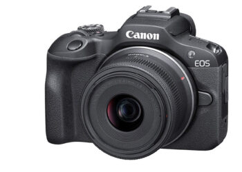 Canon Eos R100 di trequarti