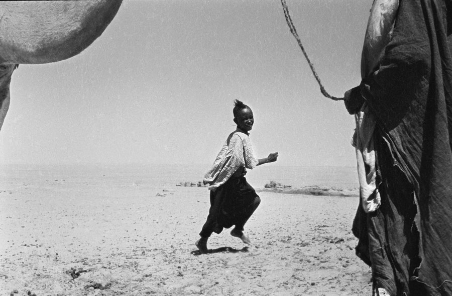 © Mario Dondero, Pastori nomadi nel Sahara, Assamaka, Niger, 1966
