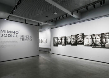 Allestimento della mostra "Mimmo Jodice, Senza Tempo" presso le Gallerie d'Italia di Torino