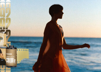 la nuova pellicola lomochrome e una modella in acqua