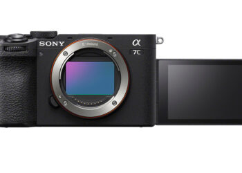 Sony A7C con monitor aperto