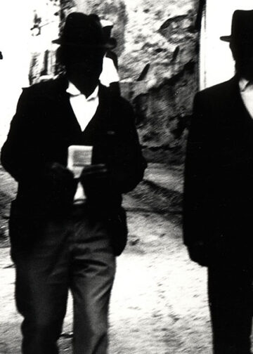 Courtesy MABOS - ©️ Archivio Mario Giacomelli Il canto dei nuovi emigranti