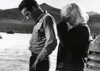 Marilyn Monroe e Montgomery Clift durante le riprese di 'The Misfits'. Nevada, Stati Uniti, 1960 © Eve Arnold/Magnum Photos