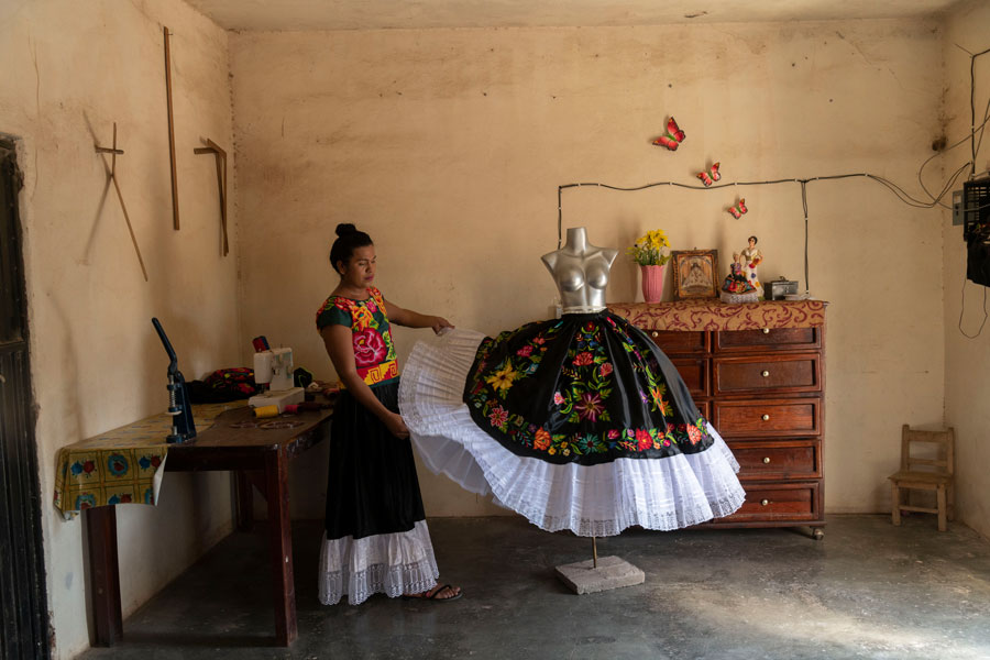 Dalla serie Queer Divine, Irlanda durante il suo workshop, Oaxaca, Messico, 2019 © Carlo Bevilacqua