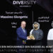 Massimo Giorgetta riceve il premio di vincitore assoluto dell'HIPA 2023 sul palco del Teatro dell'Opera di Dubai