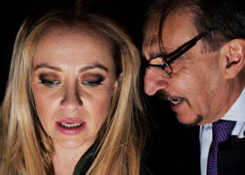 Realpolitik porta a Roma i ritratti satirici della politica italiana