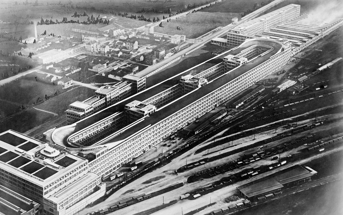 Lingotto, © Archivio Storico Luce, Fondo Attualità. Veduta aerea dello Stabilimento FIAT Lingotto. Torino, 30 marzo 1928