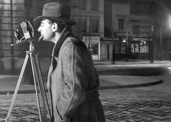 Brassaï con la sua Voigtländer Bergheil