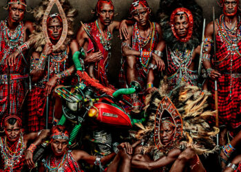 © Mario Testino, A Beautiful World