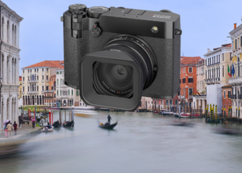 La GFX100RF è la prima compatta medioformato del sistema GFX di Fujifilm. Combina un sensore 44x33 da 102MP con un'ottica fissa di luminosità f/4, equivalente a un 28mm su full frame. Esclusivo il prezzo: 5.995 euro.