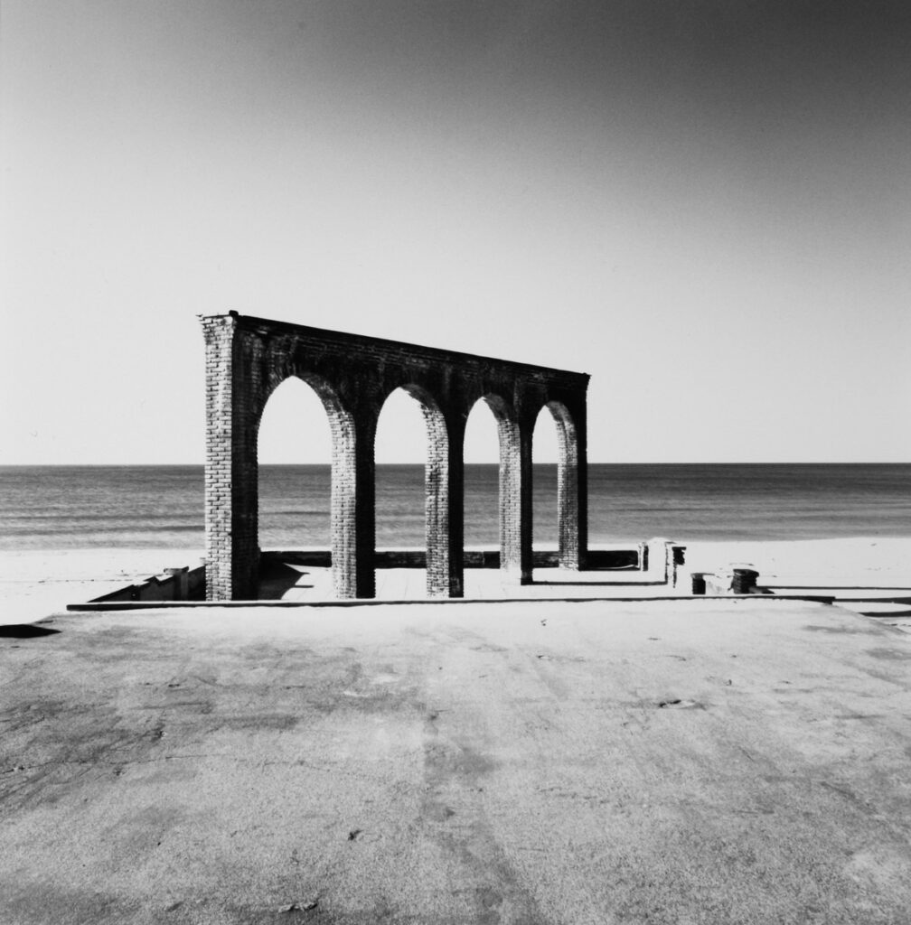 Marina di Licola Opera IV, 2008. © Mimmo Jodice