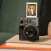 La nuova Instax Mini 41, fotocamera analogica compatibile con le pellicole a sviluppo istantaneo Instax Mini, sarà presto disponibile al prezzo di 120 euro.
