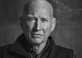 Portrait-of-Sebastião-Salgado-2019.-©-Renato-Amoroso