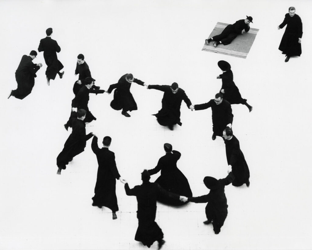 Mario Giacomelli, Io non ho mani che mi accarezzino il volto, 1961-63. © Archivio Mario Giacomelli