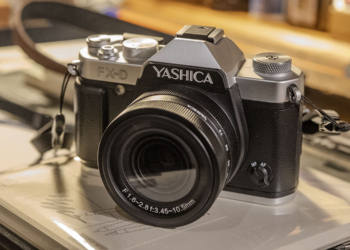 YASHICA FX-D evidenza