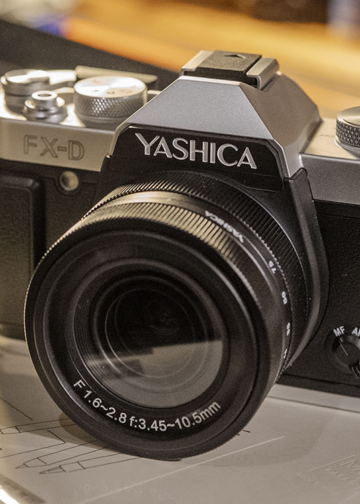 YASHICA FX-D evidenza