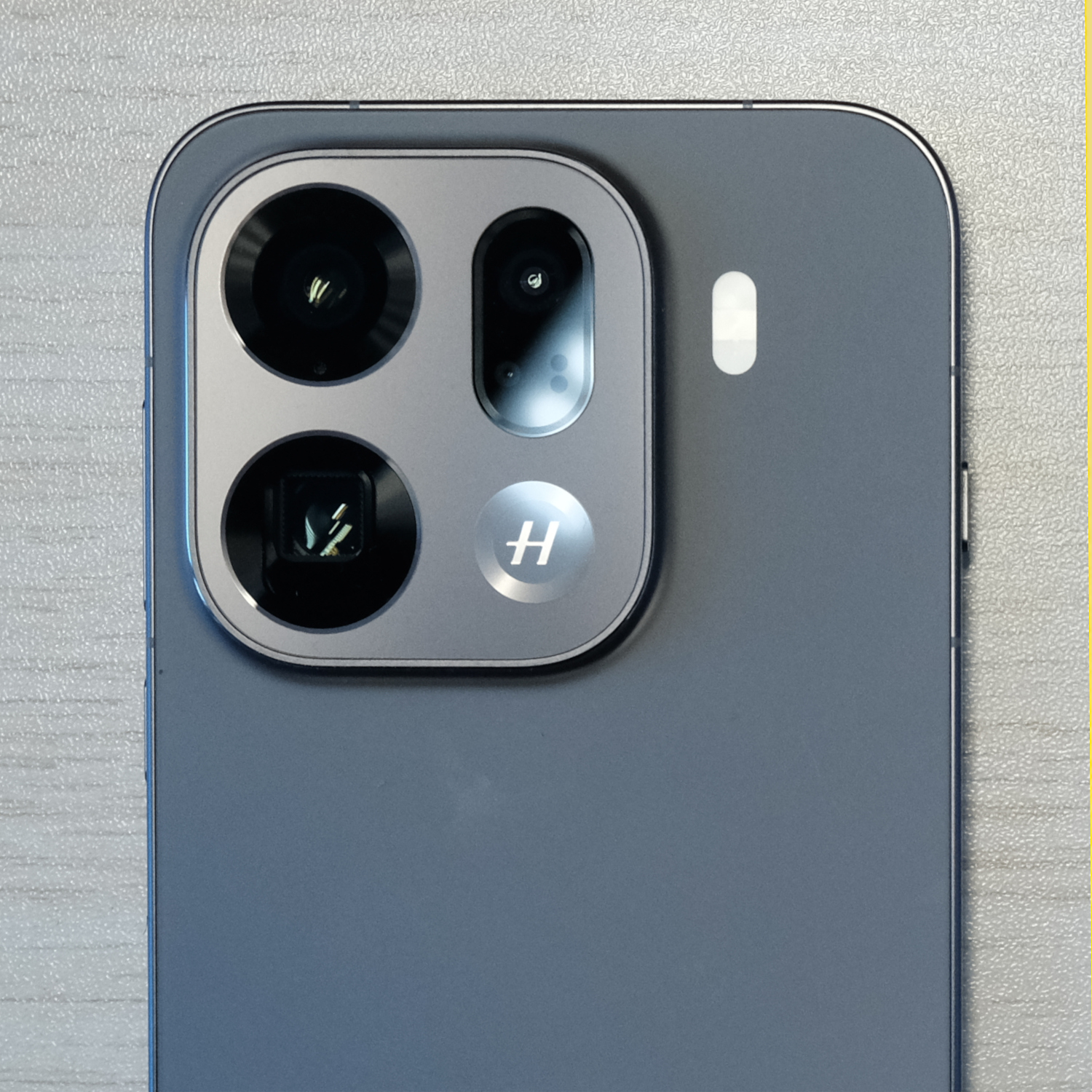 Modulo fotografico Hasselblad di Oppo Find X9 Pro