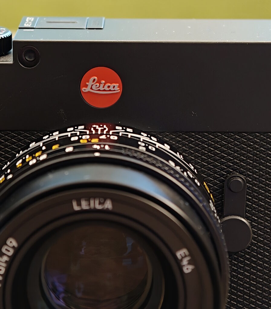 Leica M EV1 logo rosso