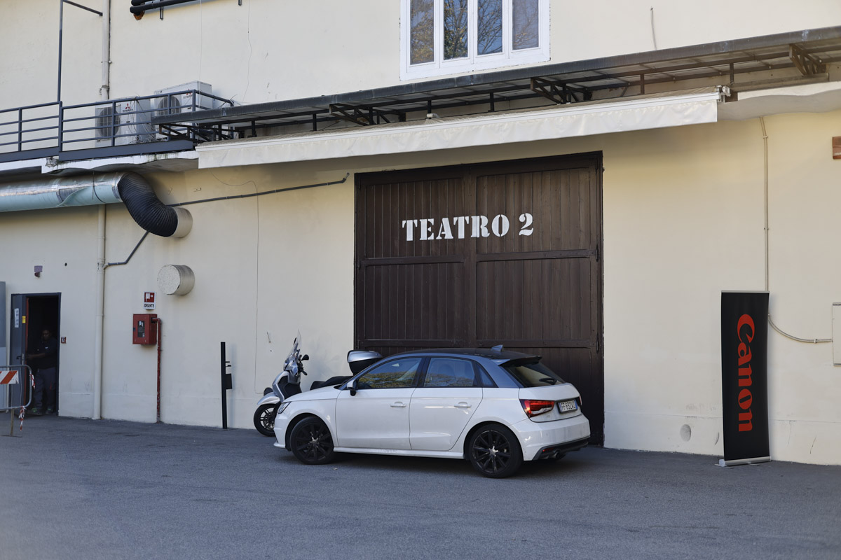 f/2,8, lente non schermata