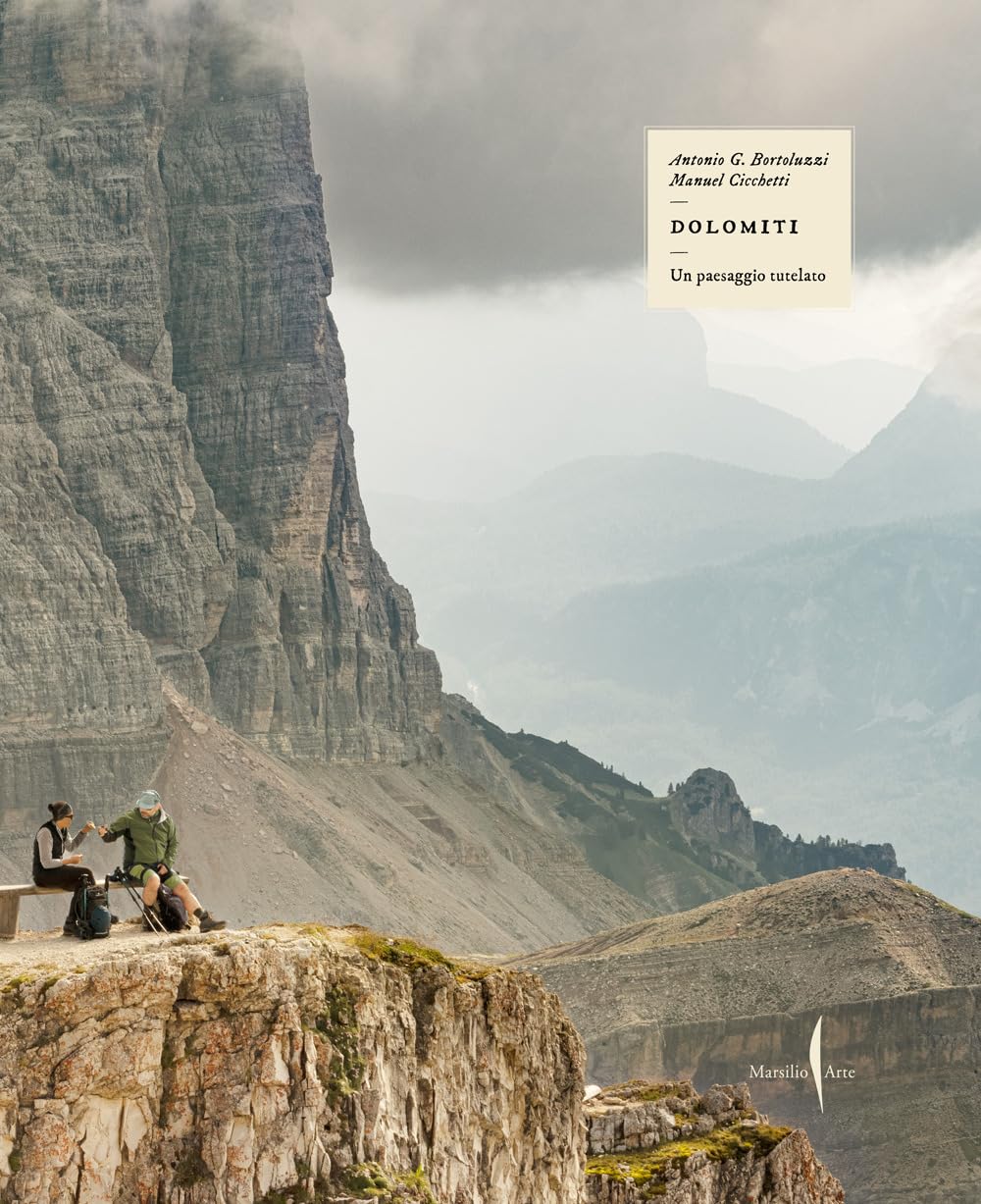 copertina libro Dolomiti. Un paesaggio tutelato Marsilio Arte