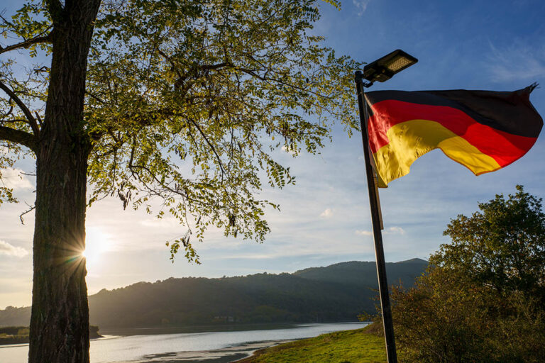 test sigma 20-200mm DG 25mm 400 f9 ISO 100 low