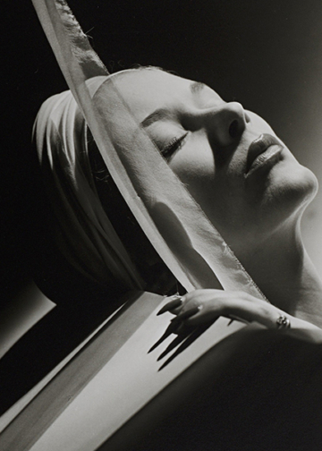 Horst P. Horst mostra La Geometria della Grazia Venezia