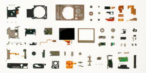 "Ogni parte racconta il tutto": questo il filo rosso dell'esposizione di Sigma nello showroom temporaneo alla Milano Design Week.