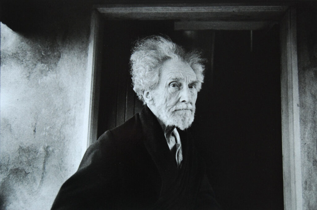 Lisetta Carmi, Ezra Pound, 1966. © Martini Ronchetti, Cortesia Archivio Lisetta Carmi