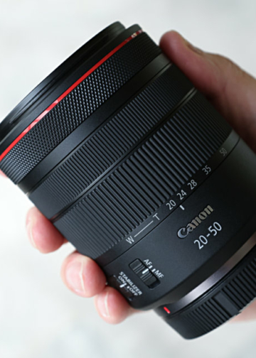 Il nuovo Canon RF 20-50mm f/4 L IS USM PZ è il primo obiettivo della serie L dotato di motore PowerZoom e gioca le sue carte al meglio in ambito video.