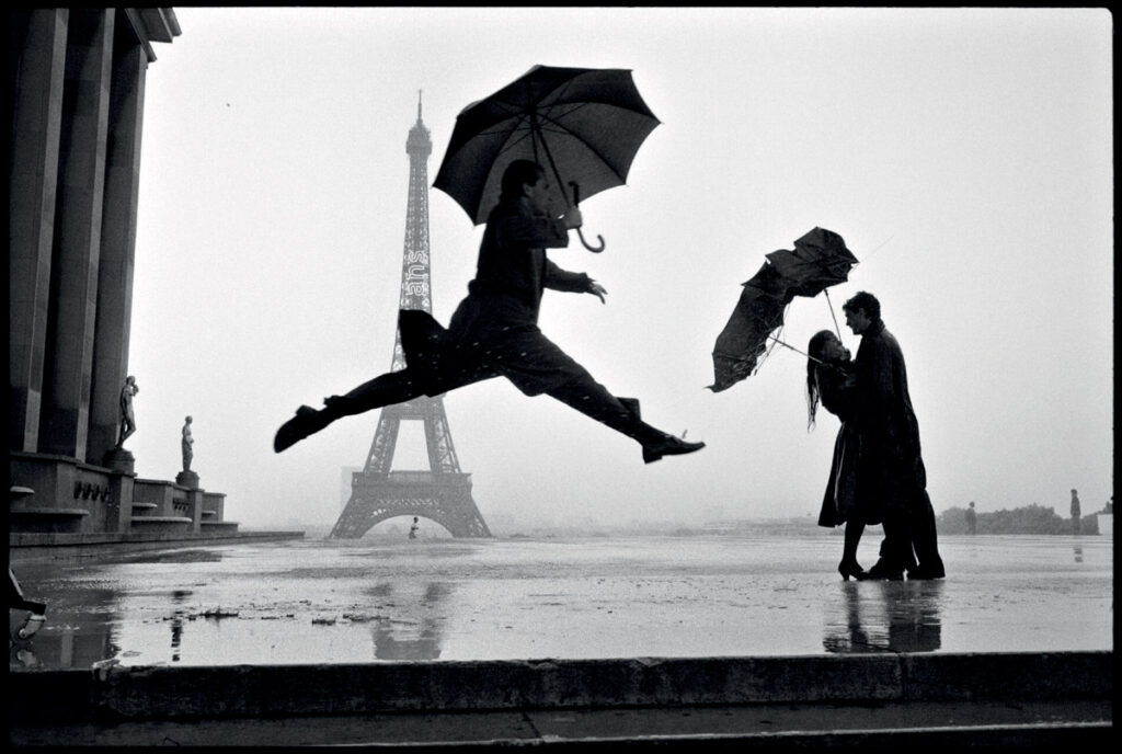 Elliott Erwitt, FRANCE, Paris, 1989. © Elliott Erwitt