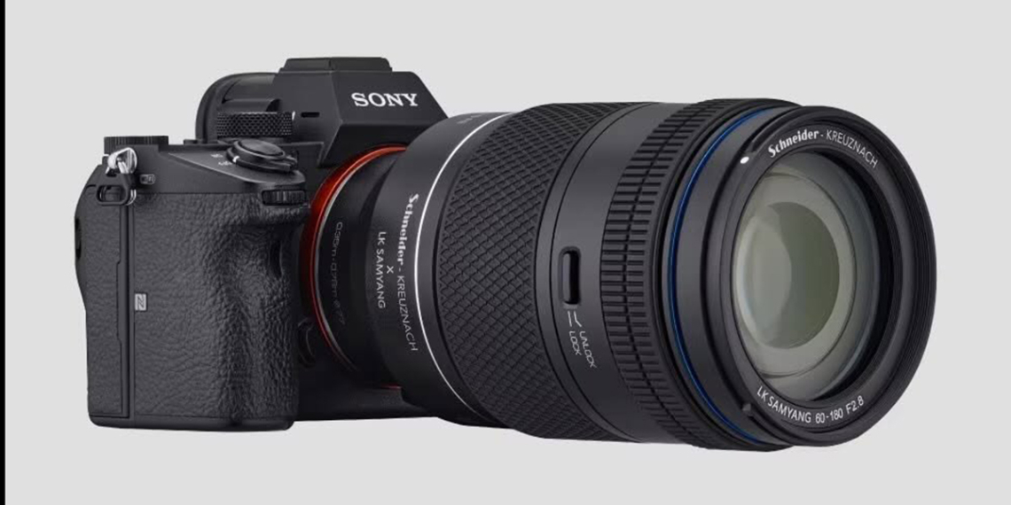 Schneider Kreuznach AF 60-180mm F2.8 FE per mirrorless full frame Sony: l'arrivo è previsto il 25 giugno.
