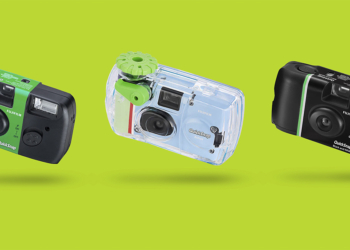 Fujifilm festeggia i 40 anni di QuickSnap con due nuove analogiche monouso: una per l’acqua, una per il bianco e nero