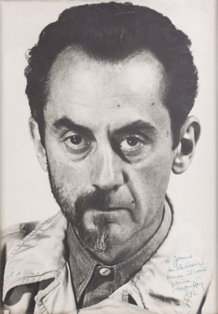 Man Ray, Autoritratto con mezza barba, 1943. © Man Ray Trust ADAGP, Paris, by SIAE