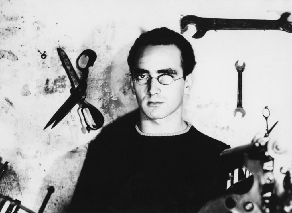 Mario Giacomelli, Apprendista, 1955, Eredi Mario Giacomelli. © Simone Giacomelli
